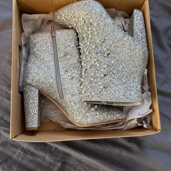 Jessica Simpson Sparkling Silver Heeled Boots - Picture 3 of 8